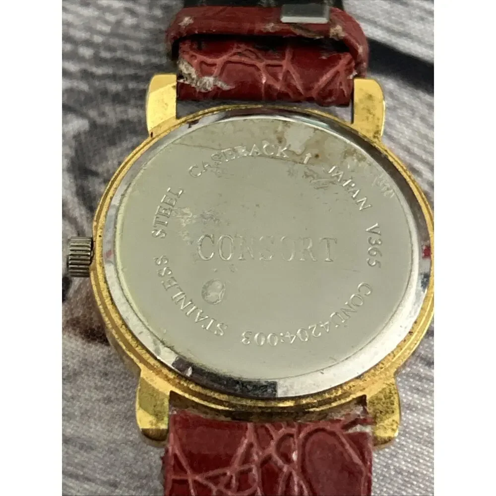 Christmas Santa Claus Gold Tone Red Band Women’s Quartz Watch